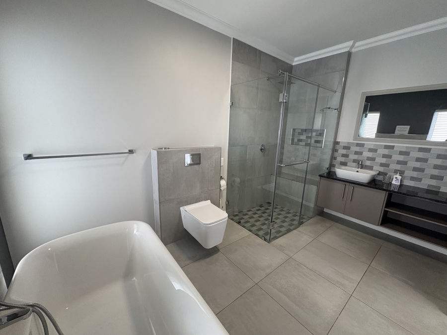 To Let 4 Bedroom Property for Rent in Yzerfontein Western Cape